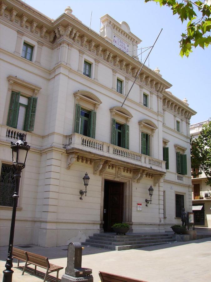 New! Apartment In Sarria Near Metro Barcelona Luaran gambar