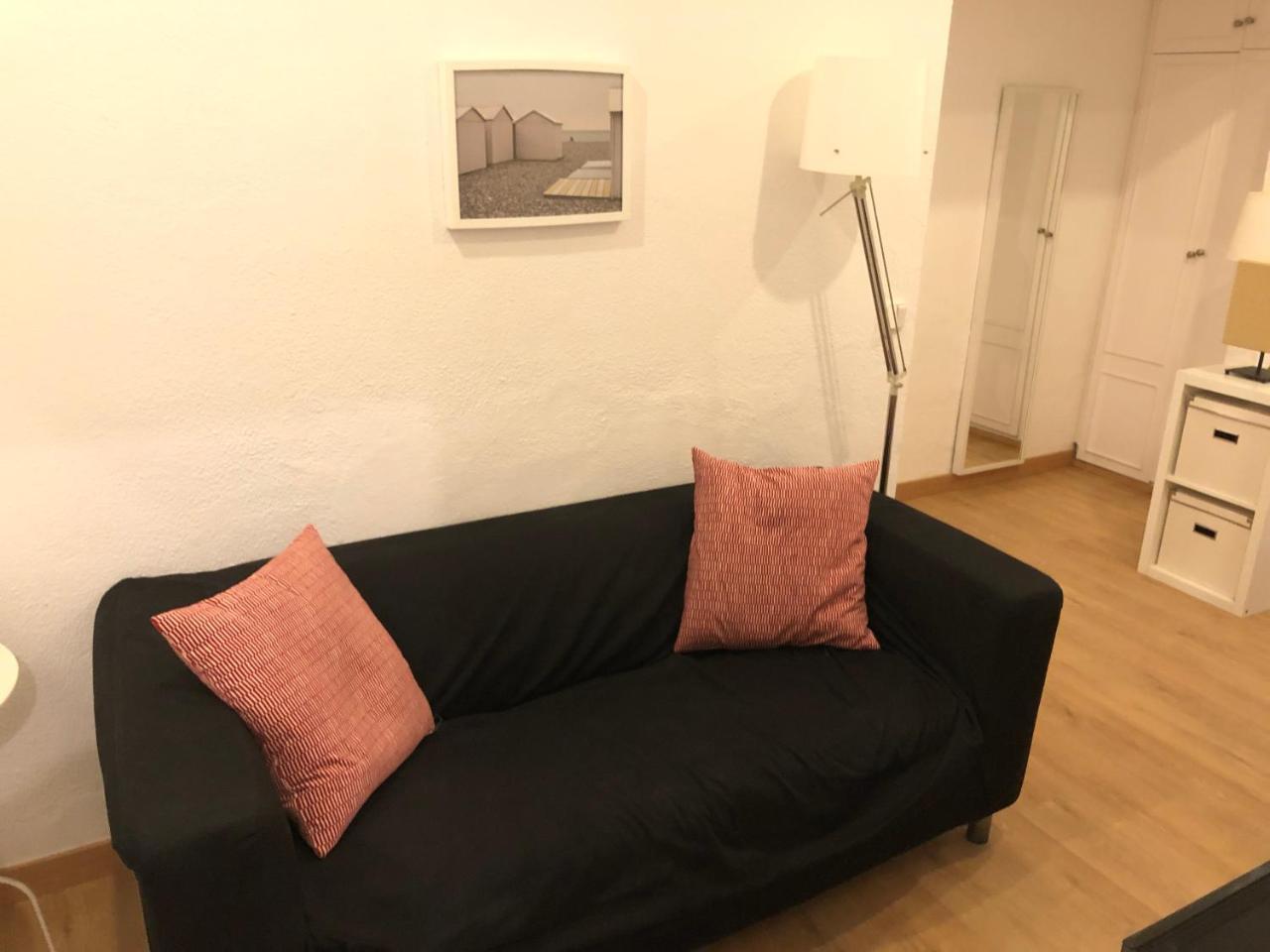 New! Apartment In Sarria Near Metro Barcelona Luaran gambar